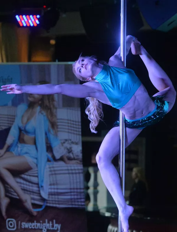 Baile en la barra: una mezcla de acrobacia, gimnasia y teatro - Sputnik Mundo