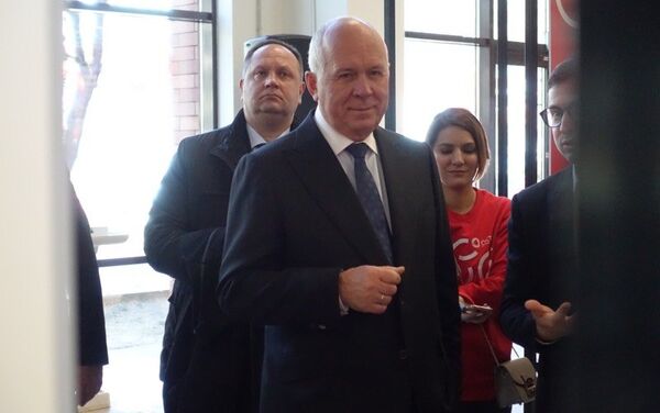 El director general de Rostec, Serguéi Chémezov (centro), durante la apertura del conjunto Oktava en Tula, Rusia El director general de Rostec, Serguéi Chémezov (centro), durante la apertura del conjunto Oktava en Tula, Rusia - Sputnik Mundo
