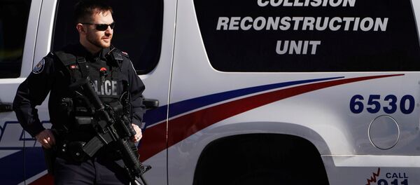 Policía en el lugar del atropello en Toronto Policía en el lugar del atropello en Toronto - Sputnik Mundo