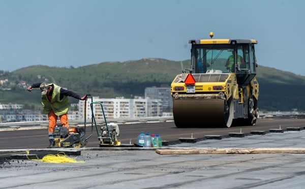 La construcción del acceso automovilístico al puente de Crimea La construcción del acceso automovilístico al puente de Crimea - Sputnik Mundo