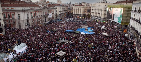 La gente en la Pierta del Sol en Madrid, España (imagen referencial) La gente en la Pierta del Sol en Madrid, España (imagen referencial) - Sputnik Mundo