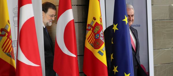 El presidente del Gobierno español, Mariano Rajoy, y el primer ministro turco, Binali Yildirim - Sputnik Mundo