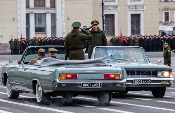 Primer ensayo del desfile del Día de la Victoria en San Petersburgo - Sputnik Mundo