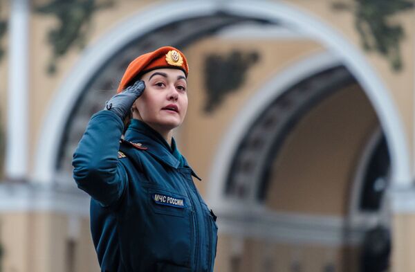 Primer ensayo del desfile del Día de la Victoria en San Petersburgo - Sputnik Mundo