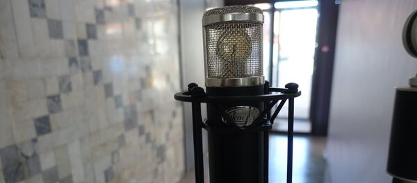 Micrófono a válvulas MKL-111 de la fábrica Oktava - Sputnik Mundo