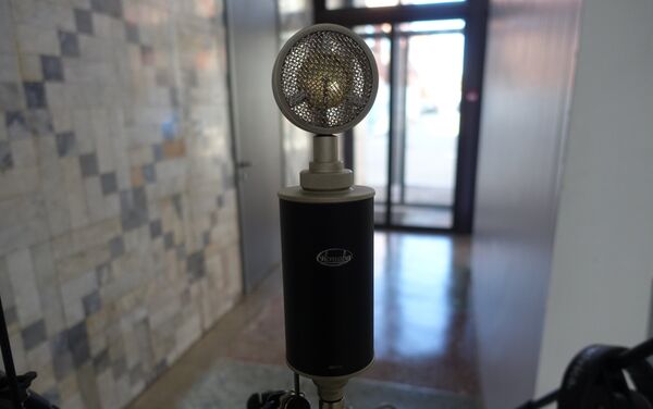 Micrófono a válvulas MKL-112 de la fábrica Oktava - Sputnik Mundo