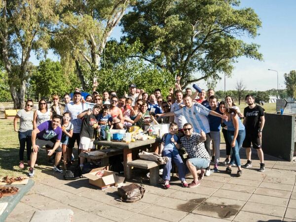 Reunión de hinchas argentinos en Buenos Aires con destino a Rusia 2018 Reunión de hinchas argentinos en Buenos Aires con destino a Rusia 2018 - Sputnik Mundo