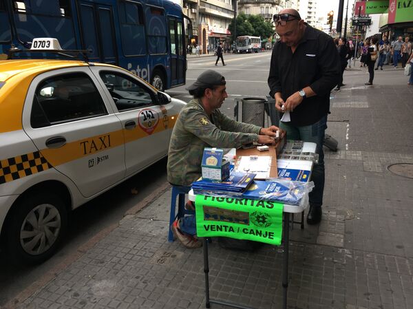 Intercambio de figuritas del álbum Panini Rusia 2018 - Sputnik Mundo