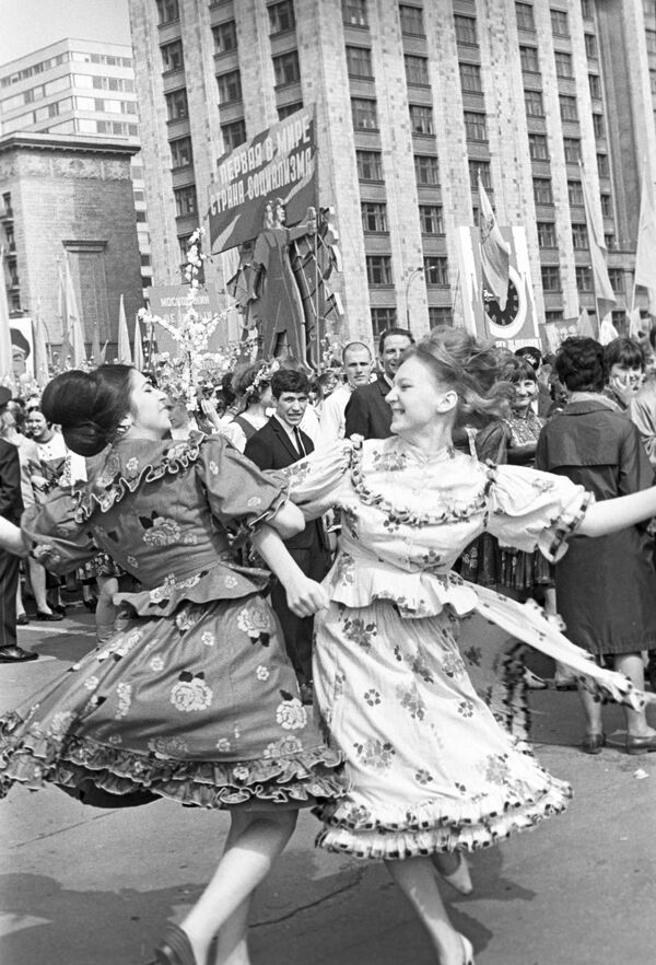 Paz, trabajo y mayo: así celebraban los soviéticos el Día Internacional de los Trabajadores - Sputnik Mundo