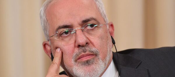 Mohamad Yavad Zarif, el canciller iraní, durante la reunión con su homólogo ruso, Serguéi Lavrov - Sputnik Mundo