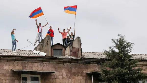 Las protestas de la oposición en Armenia - Sputnik Mundo