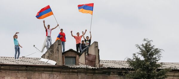 Las protestas de la oposición en Armenia - Sputnik Mundo