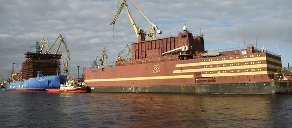 La central nuclear flotante rusa Academico Lomonosov - Sputnik Mundo