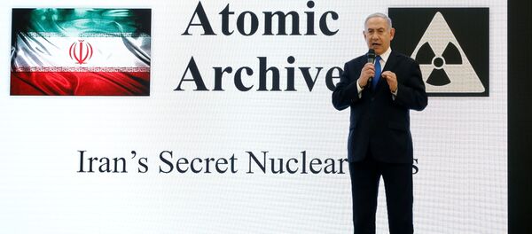 Benjamín Netanyahu, primer ministro de Israel, presenta los datos del archivo nuclear secreto de Irán - Sputnik Mundo