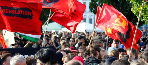 Manifestantes marchan en Berlín por el Día Internacional de los Trabajadores - Sputnik Mundo