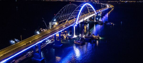 Las luces del puente de Crimea - Sputnik Mundo