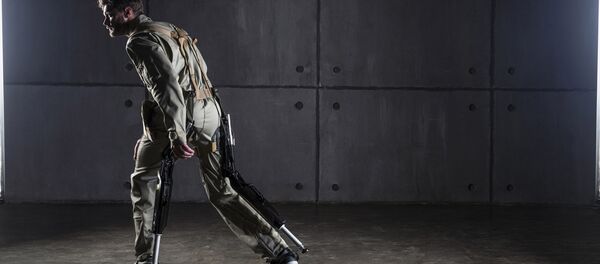 El exoesqueleto industrial ruso ExoChair - Sputnik Mundo