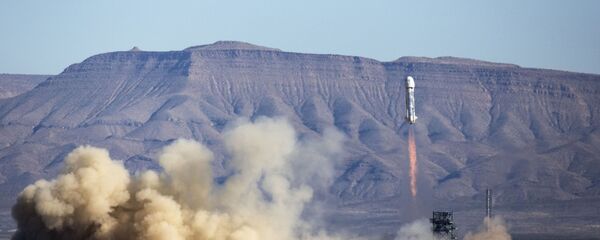 Un ensayo del cohete de la empresa espacial privada Blue Origin (archivo) - Sputnik Mundo