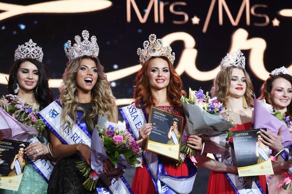 La etapa final del concurso Miss y Missis Rusia Tierra 2018 La etapa final del concurso Miss y Missis Rusia Tierra 2018 - Sputnik Mundo