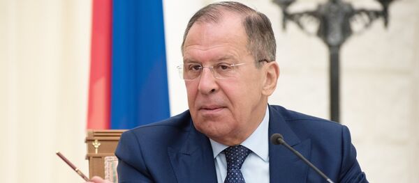 Serguéi Lavrov, ministro de Asuntos Exteriores de Rusia durante la rueda de prensa tras reunirse con su homólogo jordano, Ayman Safadi, Sochi - Sputnik Mundo