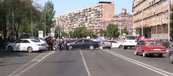 Protestas en Armenia: bloqueo de calles, ministerios y transporte - Sputnik Mundo