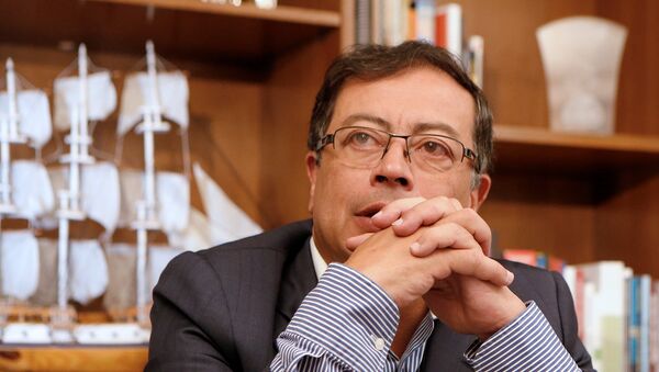 Gustavo Petro, candidato presidencial colombiano - Sputnik Mundo