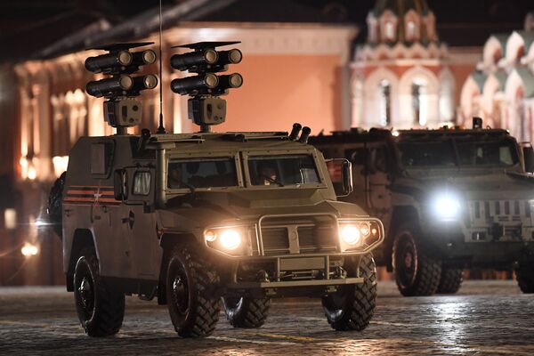 El ensayo nocturno del desfile de la Victoria en Moscú - Sputnik Mundo