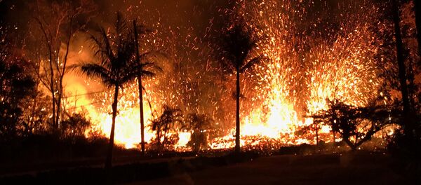 La erupción del volcán Kilauea en Hawái - Sputnik Mundo
