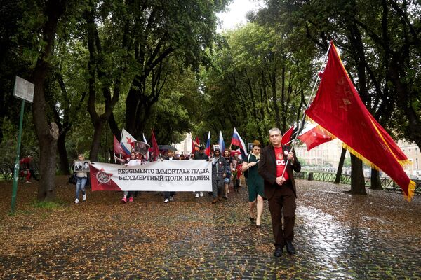 El Regimiento Inmortal continúa su marcha por el mundo - Sputnik Mundo