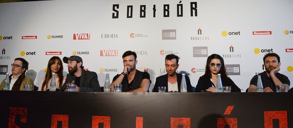 El actor y director de cine ruso Konstantín Jabenski  en la rueda de prensa tras la presentación de la película rusa 'Sobibor' - Sputnik Mundo