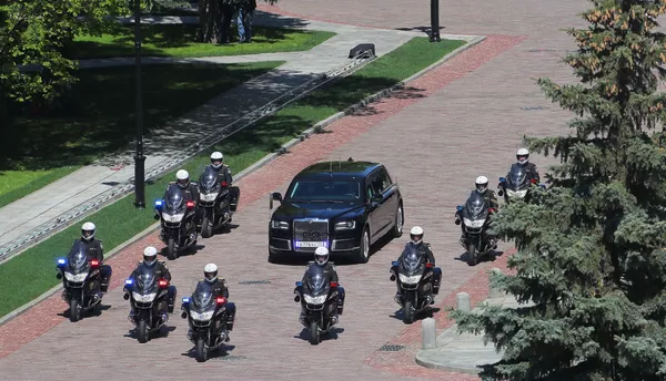 Putin estrena la nueva limusina rusa Kortezh