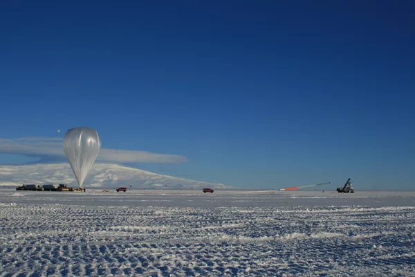 El lanzamiento de ANITA con la ayuda de un aeróstato - Sputnik Mundo