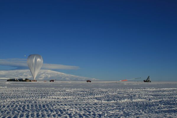 El lanzamiento de ANITA con la ayuda de un aeróstato - Sputnik Mundo