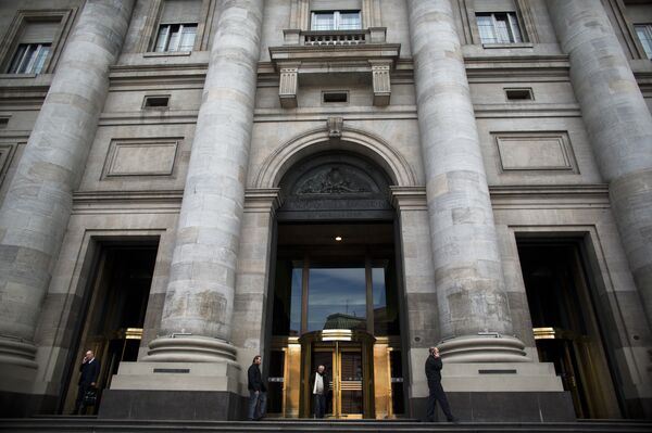 Horas decisivas en Argentina: recibe al FMI y comienzan las negociaciones de la deuda - Sputnik Mundo