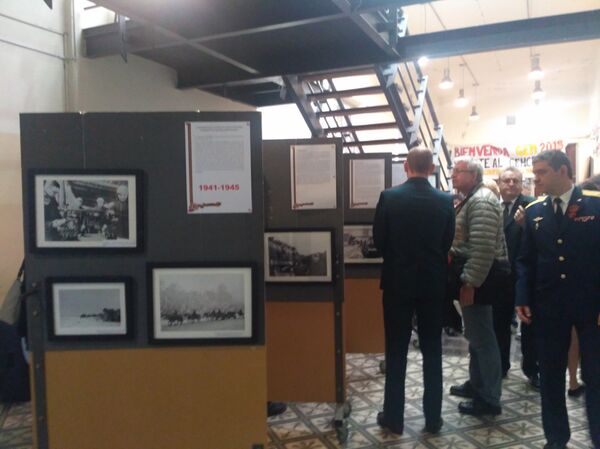 Exposición de fotos en Montevideo por la victoria en la Gran Guerra Patria de Rusia  - Sputnik Mundo