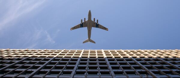 Un avión ruso Il-76 en los cielos moscovitas (archivo) - Sputnik Mundo