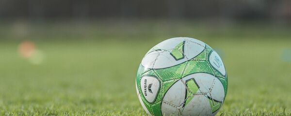 Pelota de fútbol (imagen referencial) - Sputnik Mundo