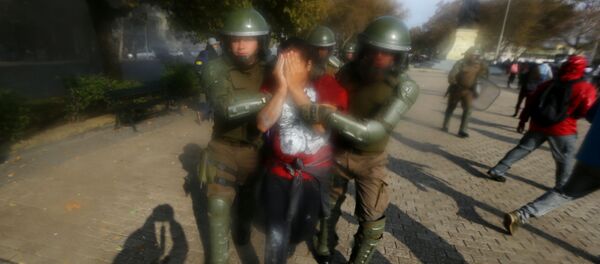Manifestación en Santiago - Sputnik Mundo