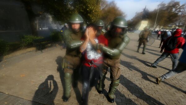 Manifestación en Santiago - Sputnik Mundo