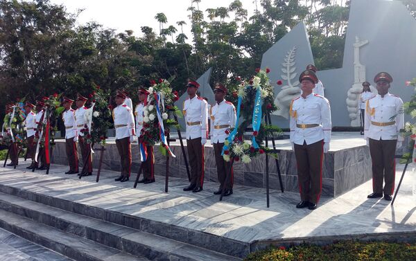 La ceremoniadel homenaje en la tumba del Soldado Internacionalista Soviético - Sputnik Mundo