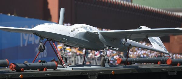 El dron ruso Korsar presentado en el Desfile de la Victoria en Moscú (archivo) - Sputnik Mundo