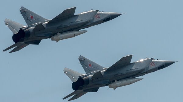 Dos MiG-31 armados con los misiles Kinzhal Dos MiG-31 armados con los misiles Kinzhal - Sputnik Mundo