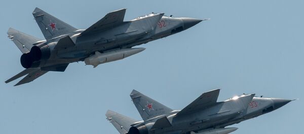 Dos MiG-31 armados con los misiles Kinzhal - Sputnik Mundo