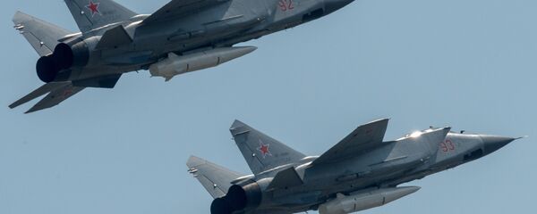 Dos MiG-31 armados con los misiles Kinzhal - Sputnik Mundo