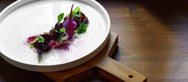 Un plato de autor en el restaurante Mukka - Sputnik Mundo