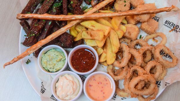 Uno de los platos del restaurante Tres ciervos - Sputnik Mundo