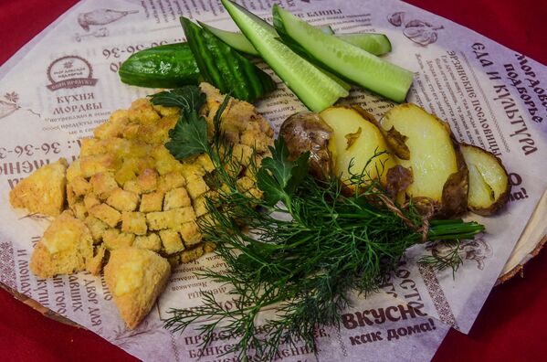 Pata de oso, plato tradicional de la cocina mordovina - Sputnik Mundo