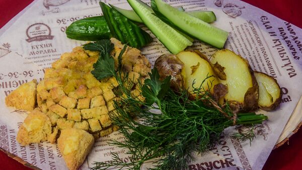 Pata de oso, plato tradicional de la cocina mordovina - Sputnik Mundo