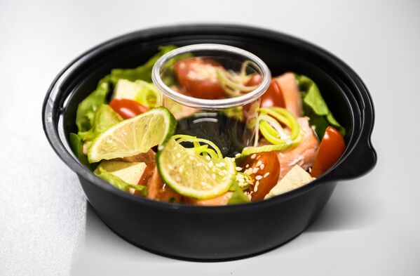 La ensalada con salmón de Fresh Diets - Sputnik Mundo