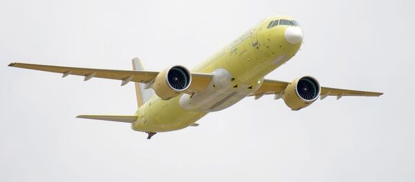 El segundo prototipo del avión de pasajeros ruso MC-21-300 durante su primer vuelo en mayo de 2018 (Archivo) - Sputnik Mundo